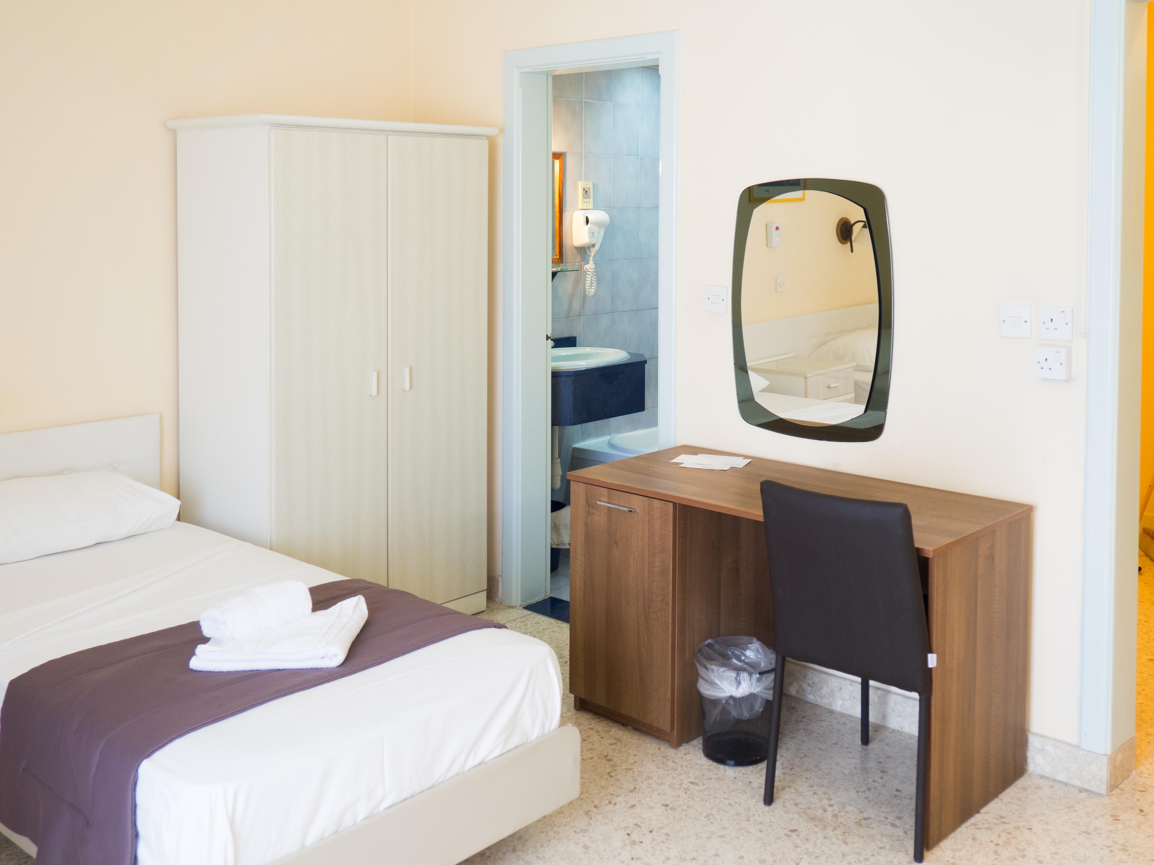 Mavina Hotel & Apartments Buġibba Kültér fotó