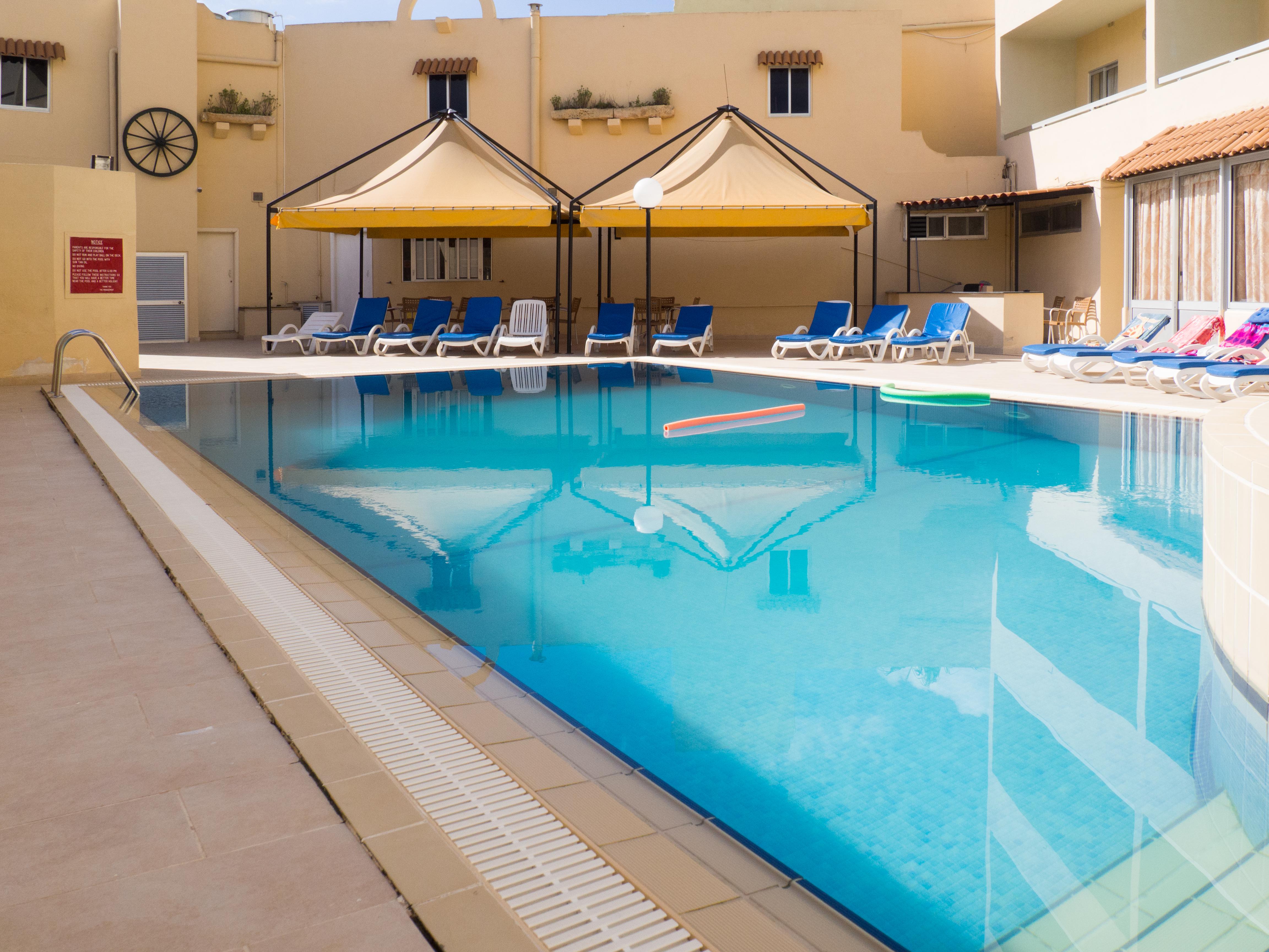 Mavina Hotel & Apartments Buġibba Kültér fotó