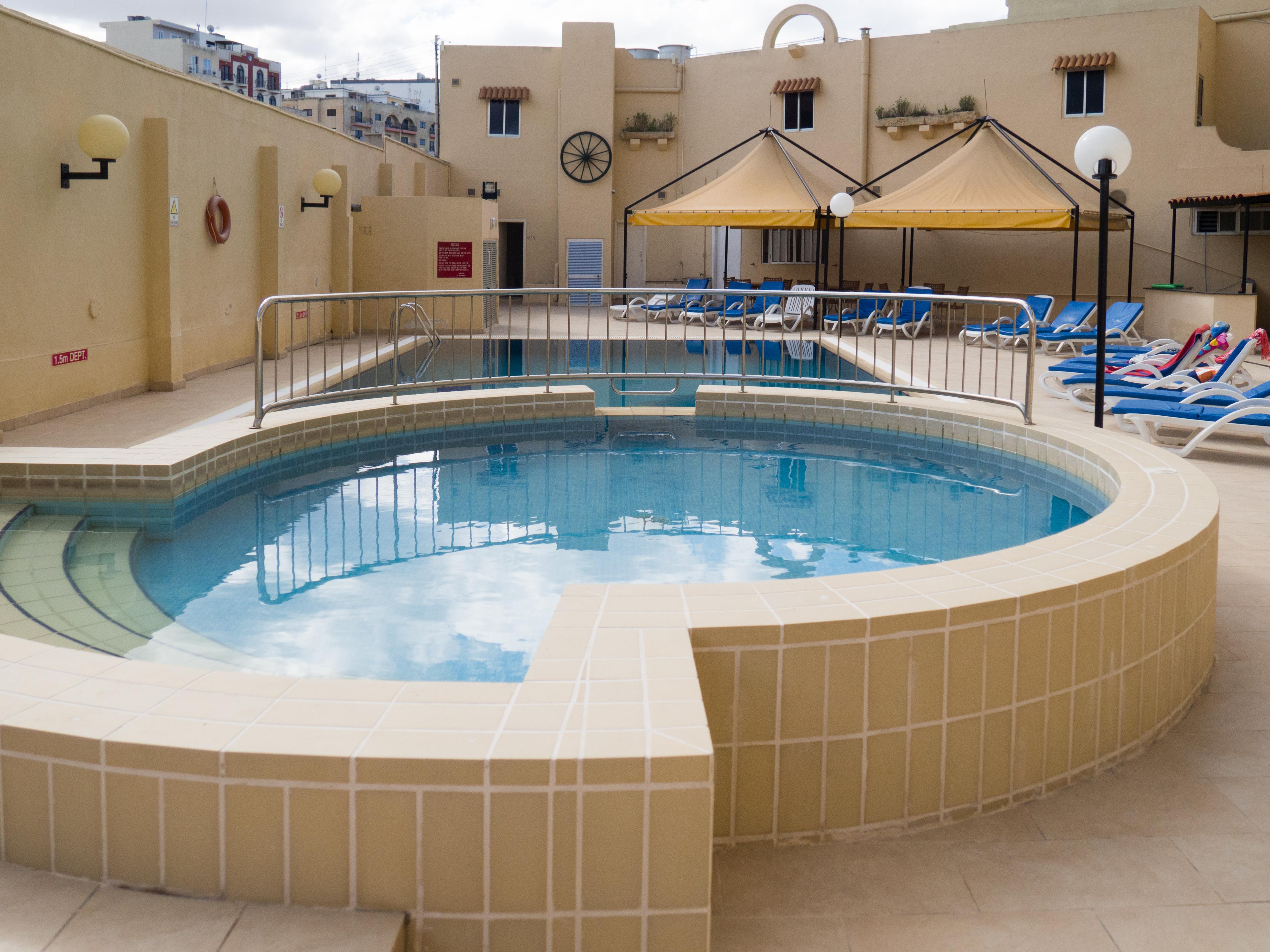 Mavina Hotel & Apartments Buġibba Kültér fotó