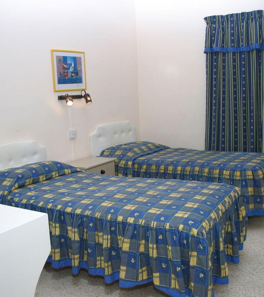 Mavina Hotel & Apartments Buġibba Kültér fotó