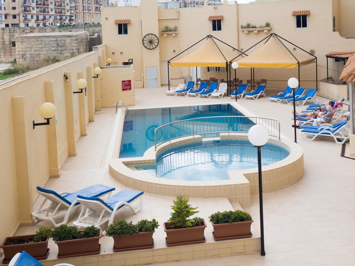 Mavina Hotel & Apartments Buġibba Kültér fotó